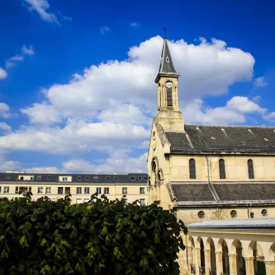 鄰近Église Sainte-Croix du Port的酒店