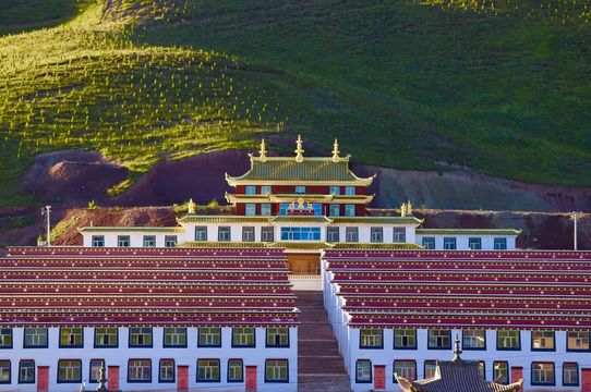 Lari Temple