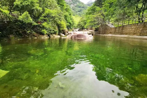 Hu Bei Jiu Long Waterfall Grand Canyon