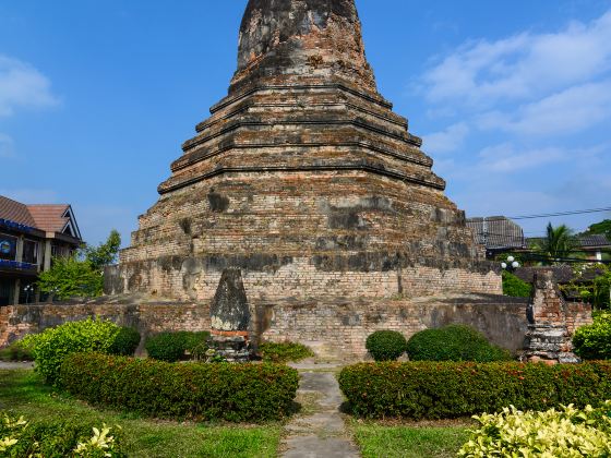 That Dam Stupa