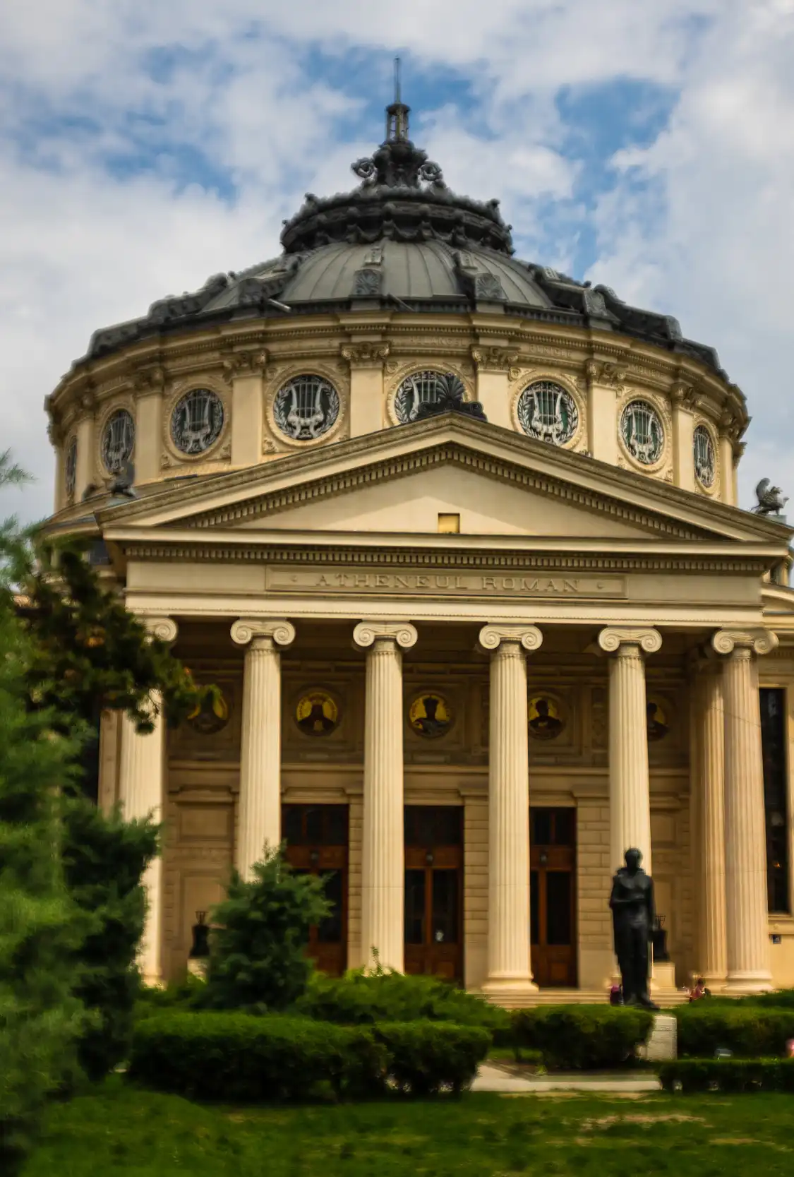 Hoteles cerca de Ateneo Rumano