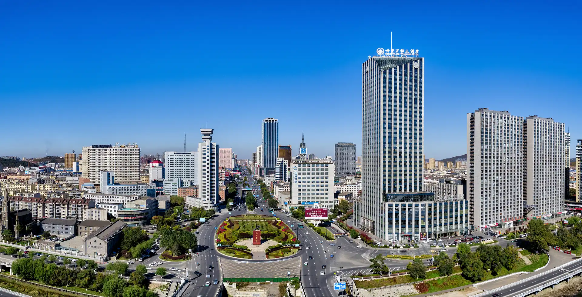 Hotels near Jiangcheng Square