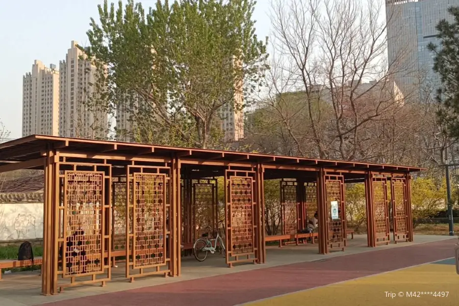 Manchun Park （East Gate）