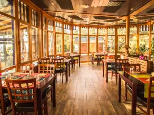 Le Thai au Lac