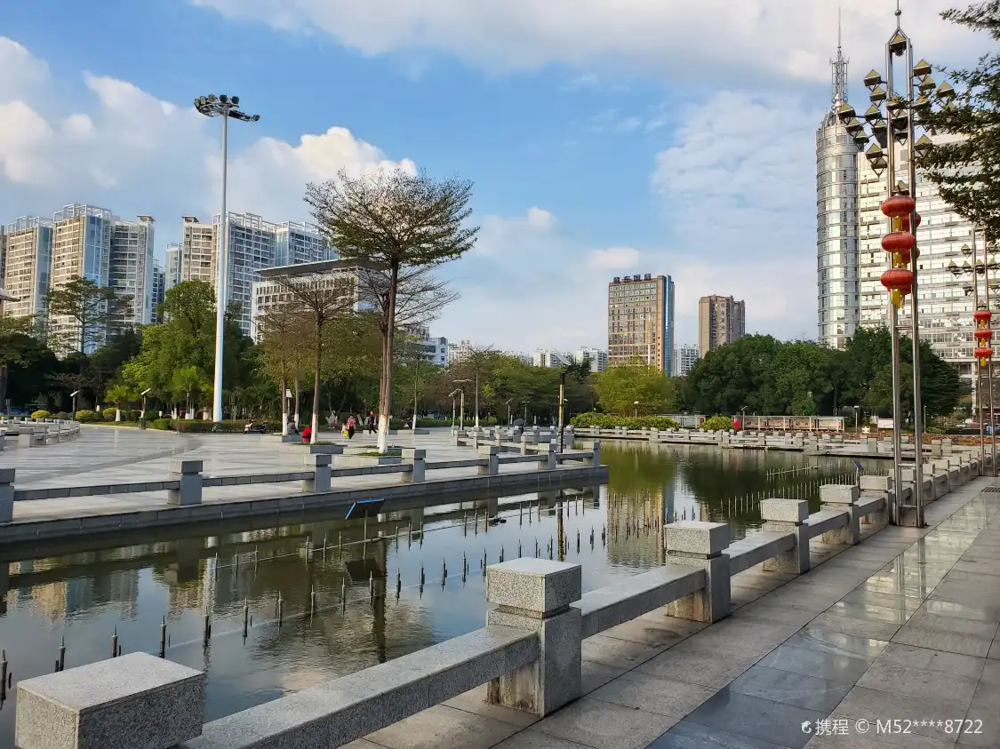 Hotels near Shizheng Square