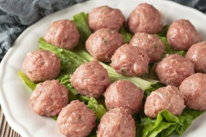 BAI YU DING DONG GUA ZHONG