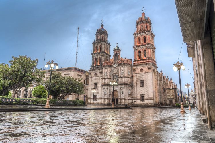 Compare 5 airports near San Luis Potosi