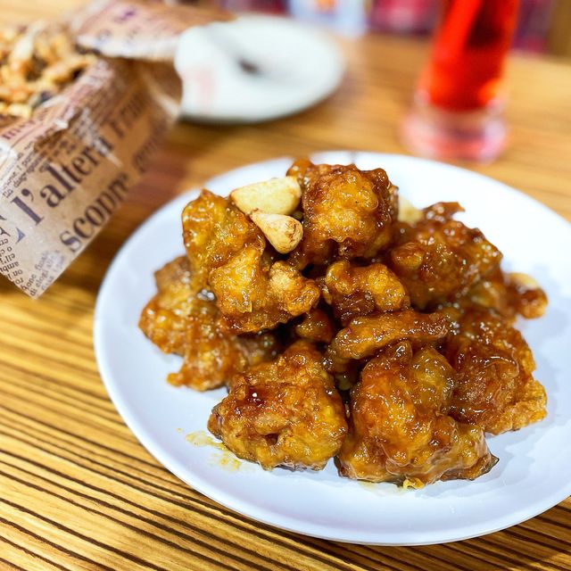  位於山林道的韓風小店， 炸雞一百多元足有十幾件！