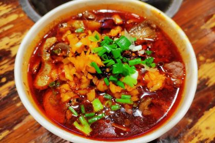 王氏华华牛肉面(雪松路店)