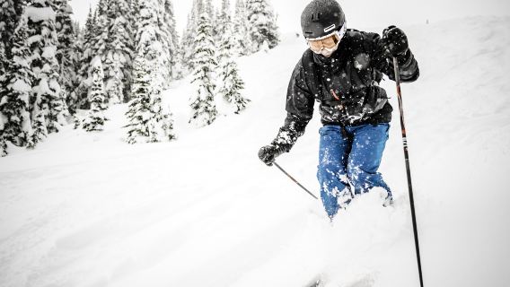 河南鞏義嵩頂滑雪度假村一日遊【鄭州出發，含雙板雪板雪鞋雪杖】