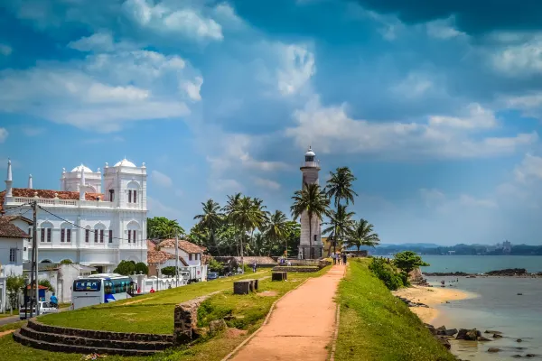 Hotels near Wewurukannala Vihara