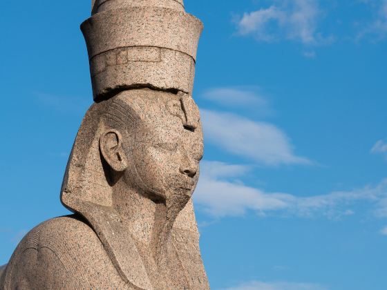 sphinx statue