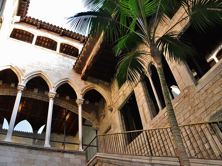 The Picasso Museum in Spain attracts countless people interested in art every year. The entire design is elegant and classical, and you can also see Picasso's works.
#bucketlist#tbt