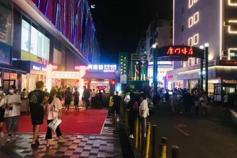 Hongwen Old Night Market (California Commercial Plaza Branch)