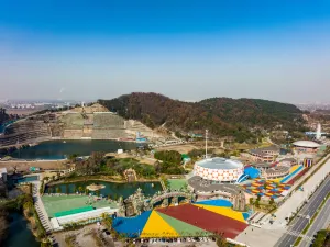 Daqing Shan Yesheng Dongwu World