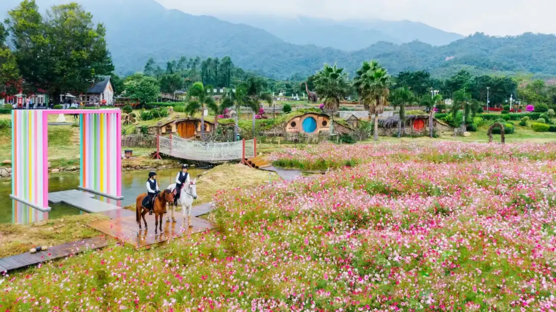 Hotels near Nali Huakai Theme Park