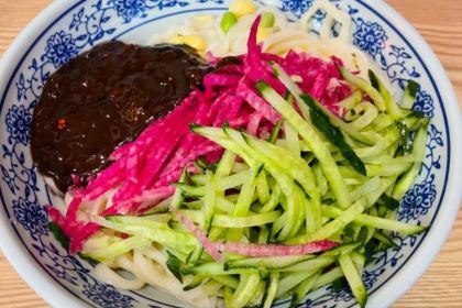 MENKUANGHUTONGBAINIANLUZHU