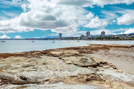 Compare 5 airports near Nanaimo