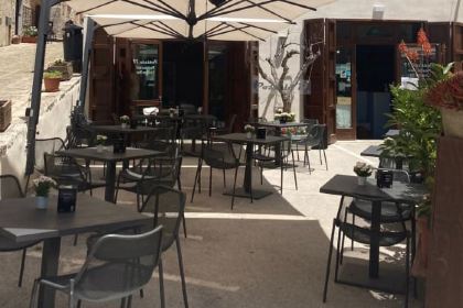 Postale 17 Restaurant & Lounge Bar