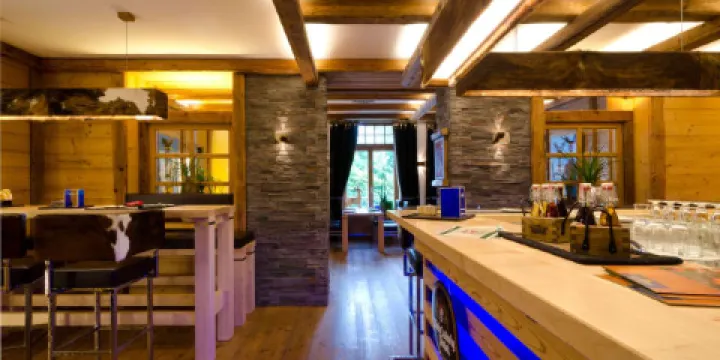 Konig Ludwig Lounge & Indoor Biergarten