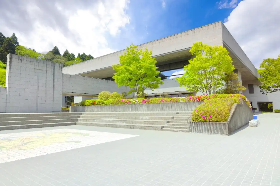 Hotels near Sendai City Museum