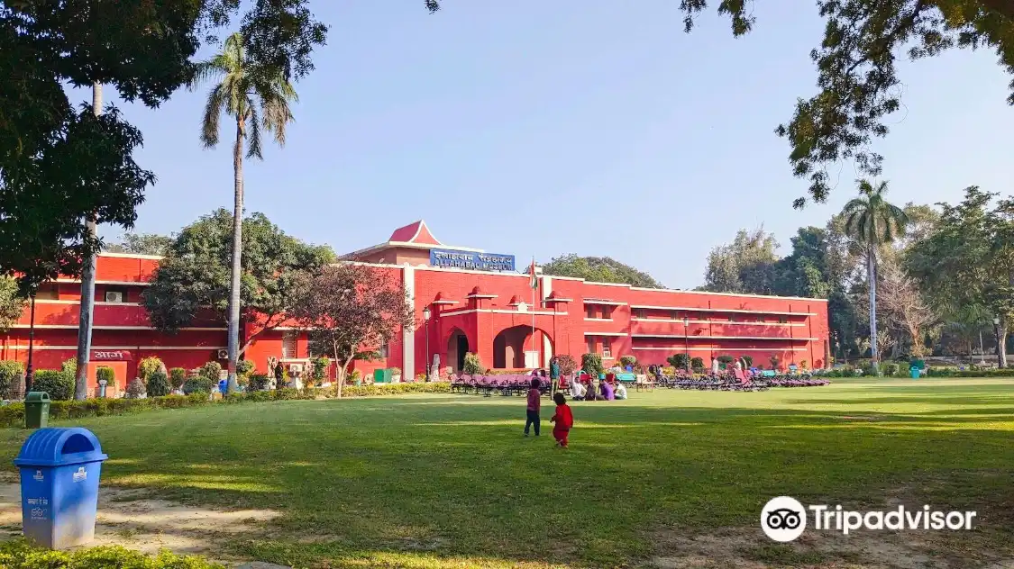 Hotels near Allahabad Museum