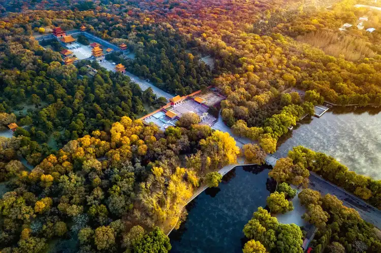 Hotels near Qing Zhao Tomb