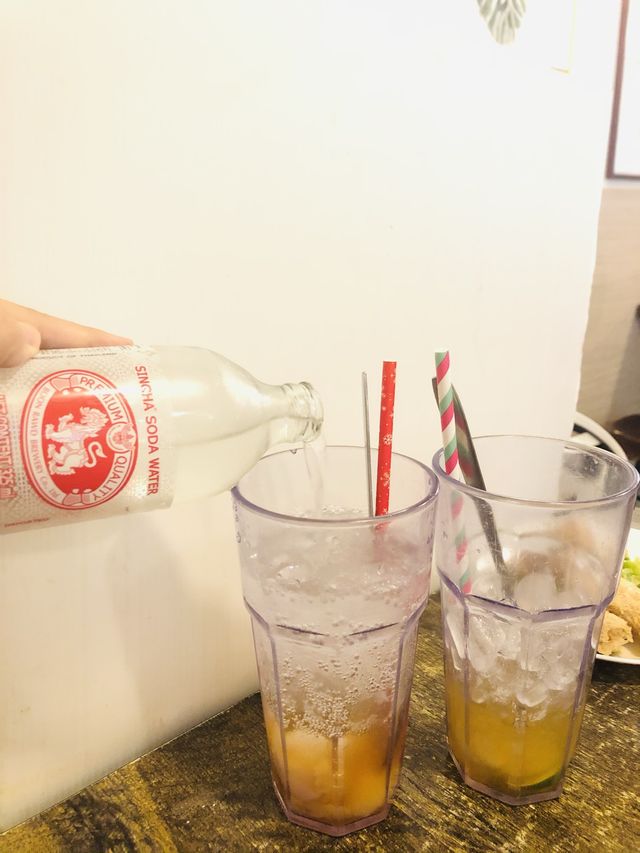 特色餐廳,附近街道充滿打卡點 特色餐廳,附近街道充滿打卡點