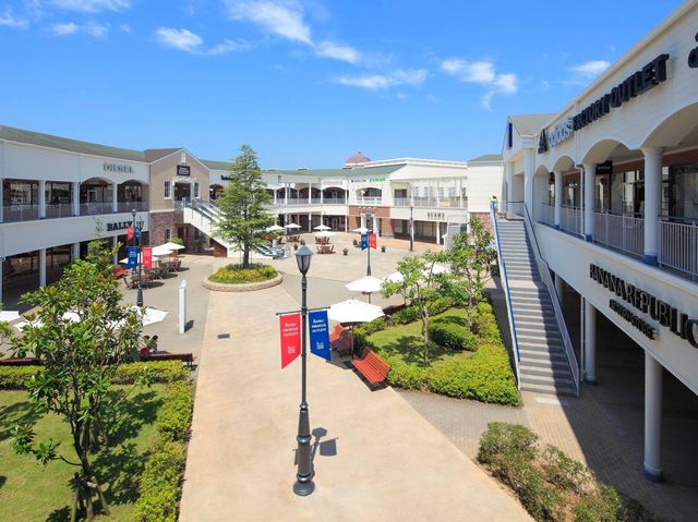 Rinku Premium Outlets