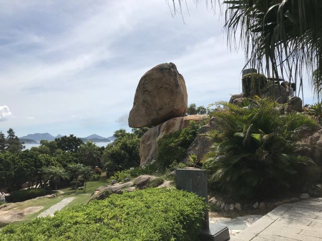 東山風動石景區
