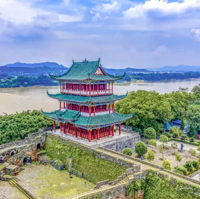 Xiangjiangwan International Hotel (South Gate Ancient City Wall)