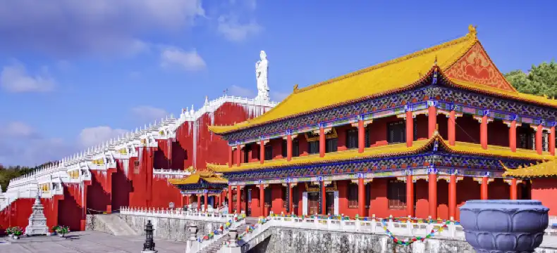 Hotéis em Condado de Bayan