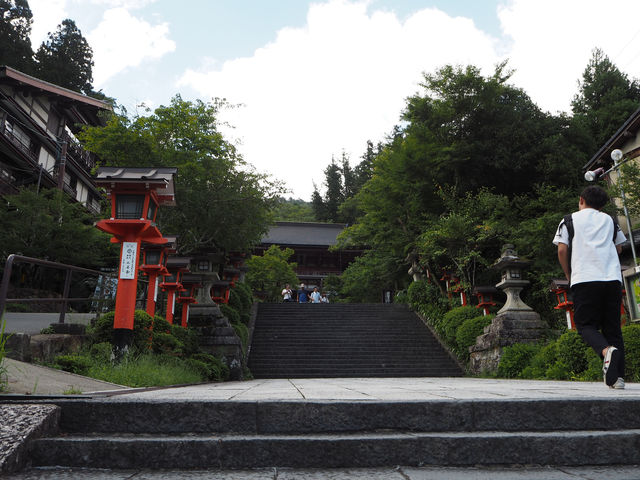 大きな天狗が目印の「鞍馬寺」