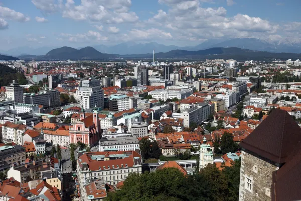 Vé máy bay đi Ljubljana