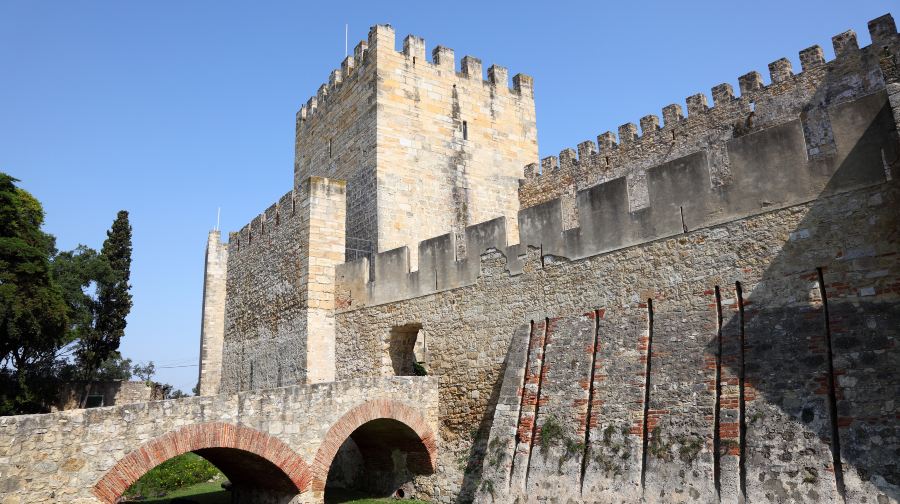 葡萄牙里斯本聖若熱城堡+里斯本主教堂+貝倫塔+阿爾法瑪一日遊