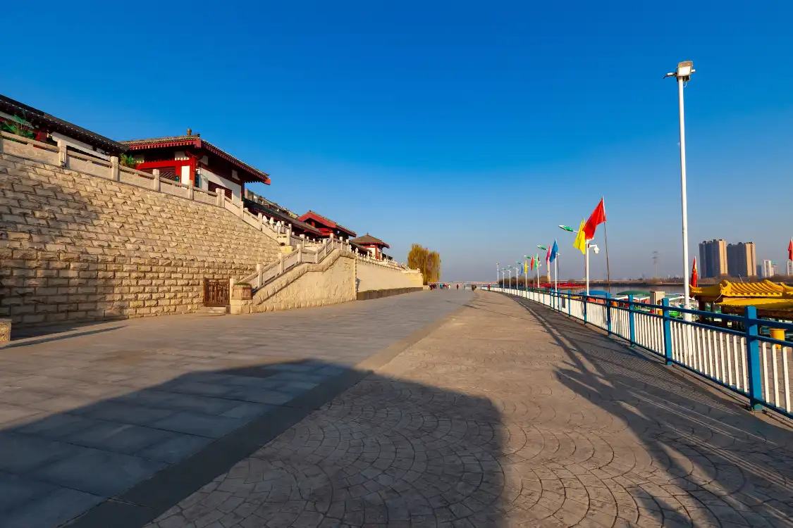 Hotels near Xianyang Old Ferry