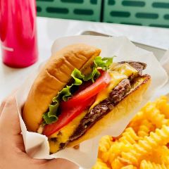 Shake Shack River North User Photo