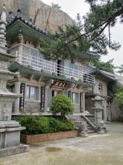 屏風岩石佛寺