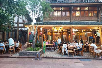 山村饭店.特色全竹宴