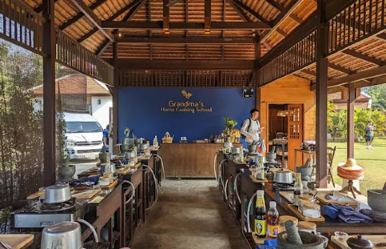 奶奶廚房（泰式料理烹飪廚藝學校）烹飪半日課程＋酒店接送成人