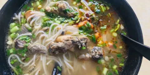 雲味坊土雞米線（曼聽店）