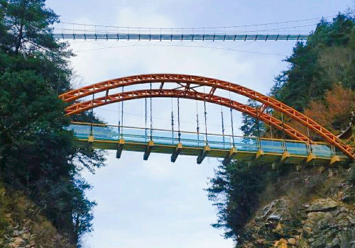 鵝嫚溝玻璃橋