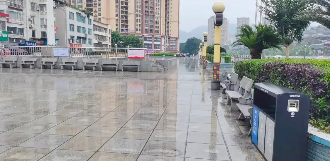 Hotel dekat Xuan'en County Riverside Square