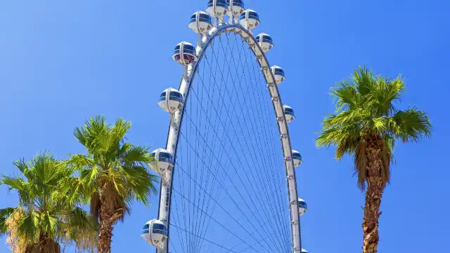 Hotels near High Roller