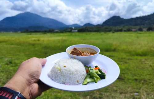 Nasi Dagang Pak Malau