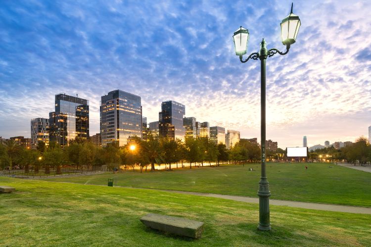 Compare 2 airports near Las Condes