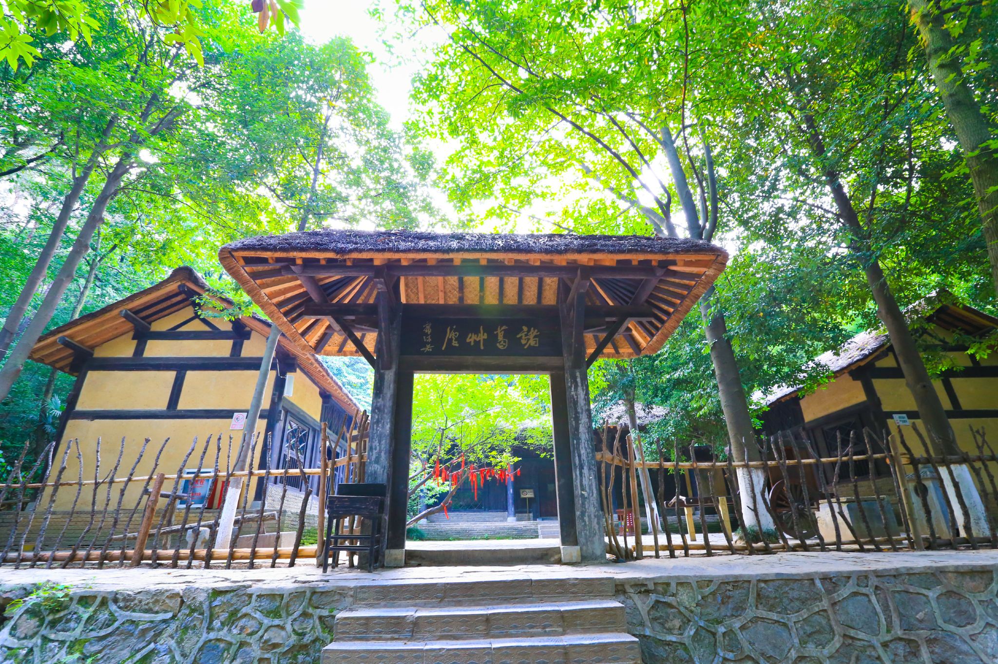 中國唐城+襄陽古城+古隆中一日遊【私家團/打卡古軍事建築】