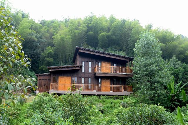 Taohuayuan (“Peach Blossom Land”)