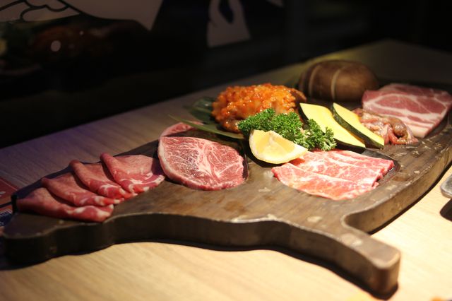 極上韓牛滋味燒肉，油花濃香好美味