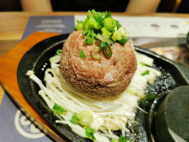 厚福街超人氣 福岡煎牛肉漢堡